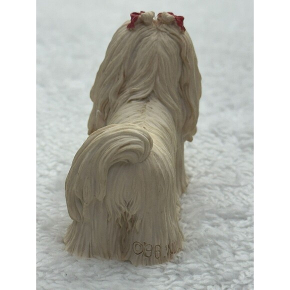 Sandicast Blonde Maltese Dog Glass Eyes Miniature Figurine Signed W.U. 98 VTG - Picture 14 of 15